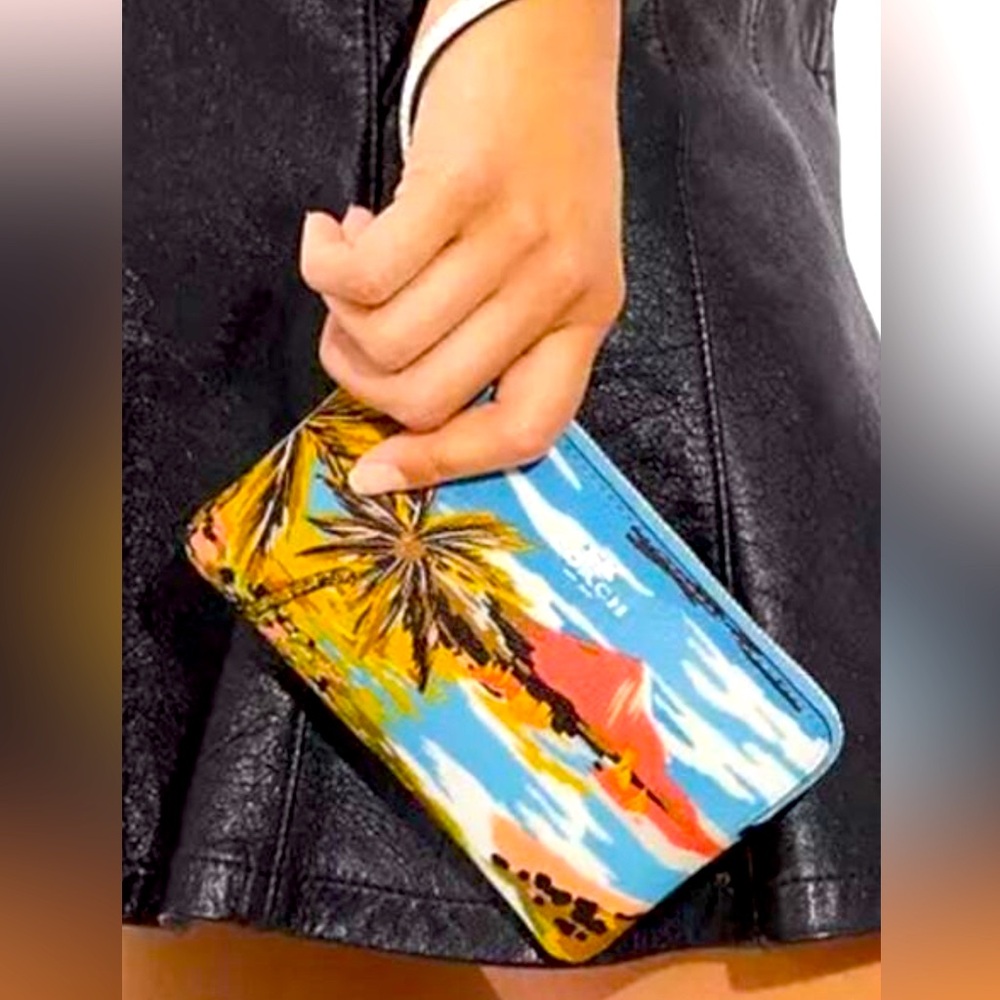 🌴COACH🌴 Corner Zip Wristlet Hawaiian Palm Trees
